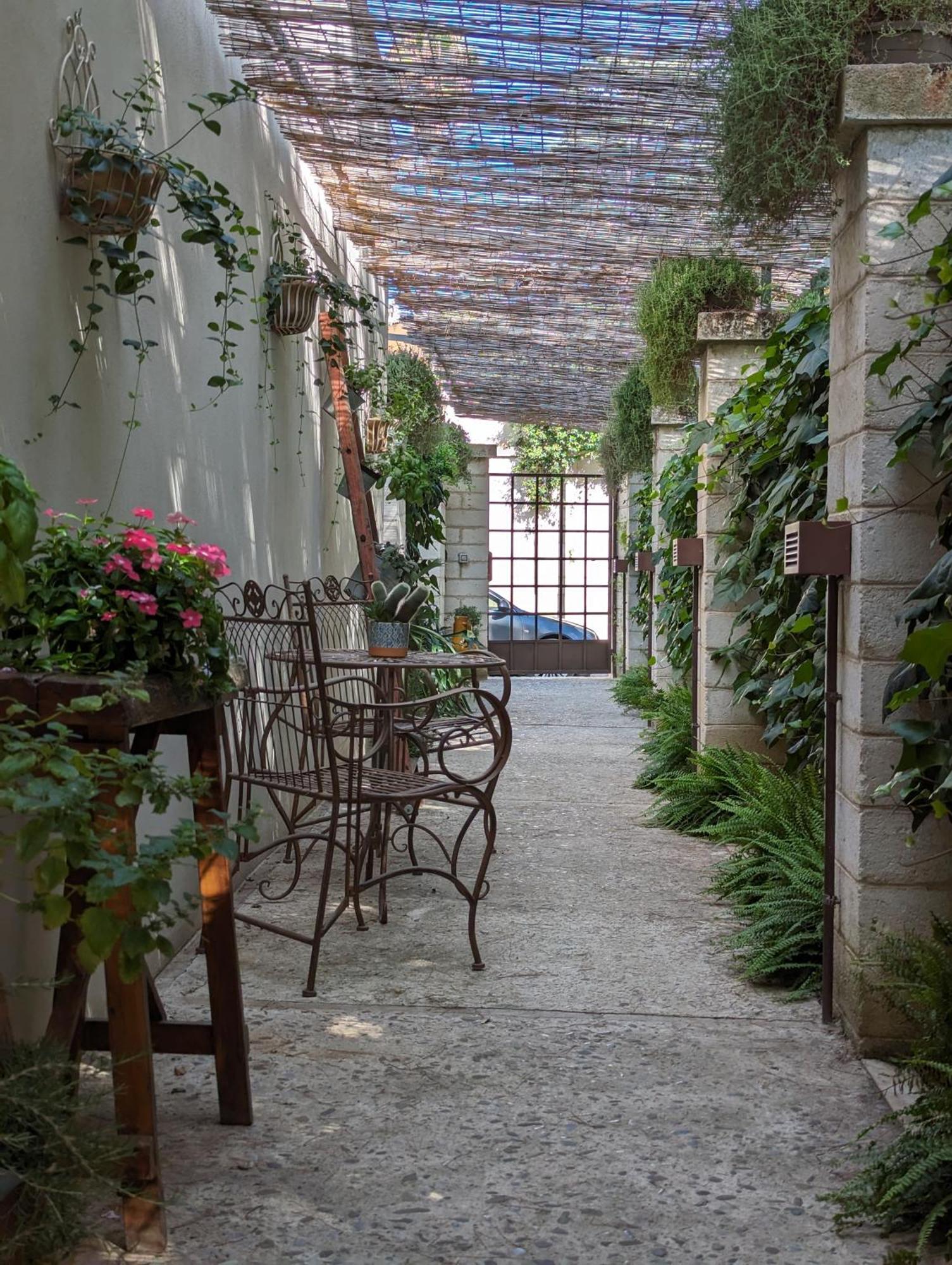 Bed and Breakfast Borgo San Gaetano Бернальда Екстер'єр фото