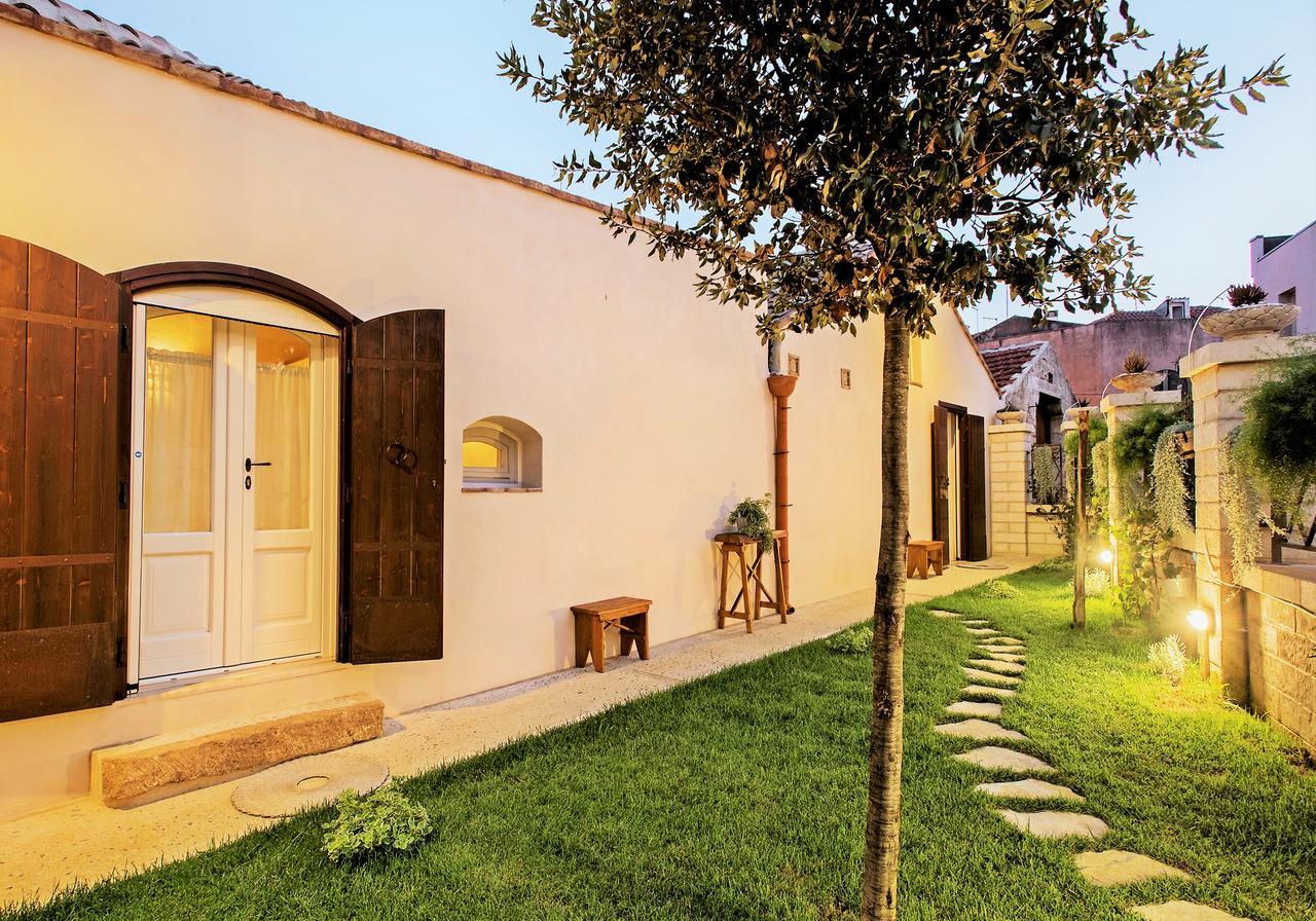 Bed and Breakfast Borgo San Gaetano Бернальда Екстер'єр фото